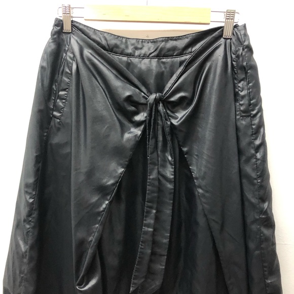 Perks and Mini Tie Front Pocket Skirt Black Size XS - Picture 2 of 9